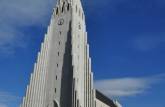 Hallgrímskirkja, uma igreja luterana, é a maior do país e um marco arquitetônico de Reykjavik, a capital da Islândia